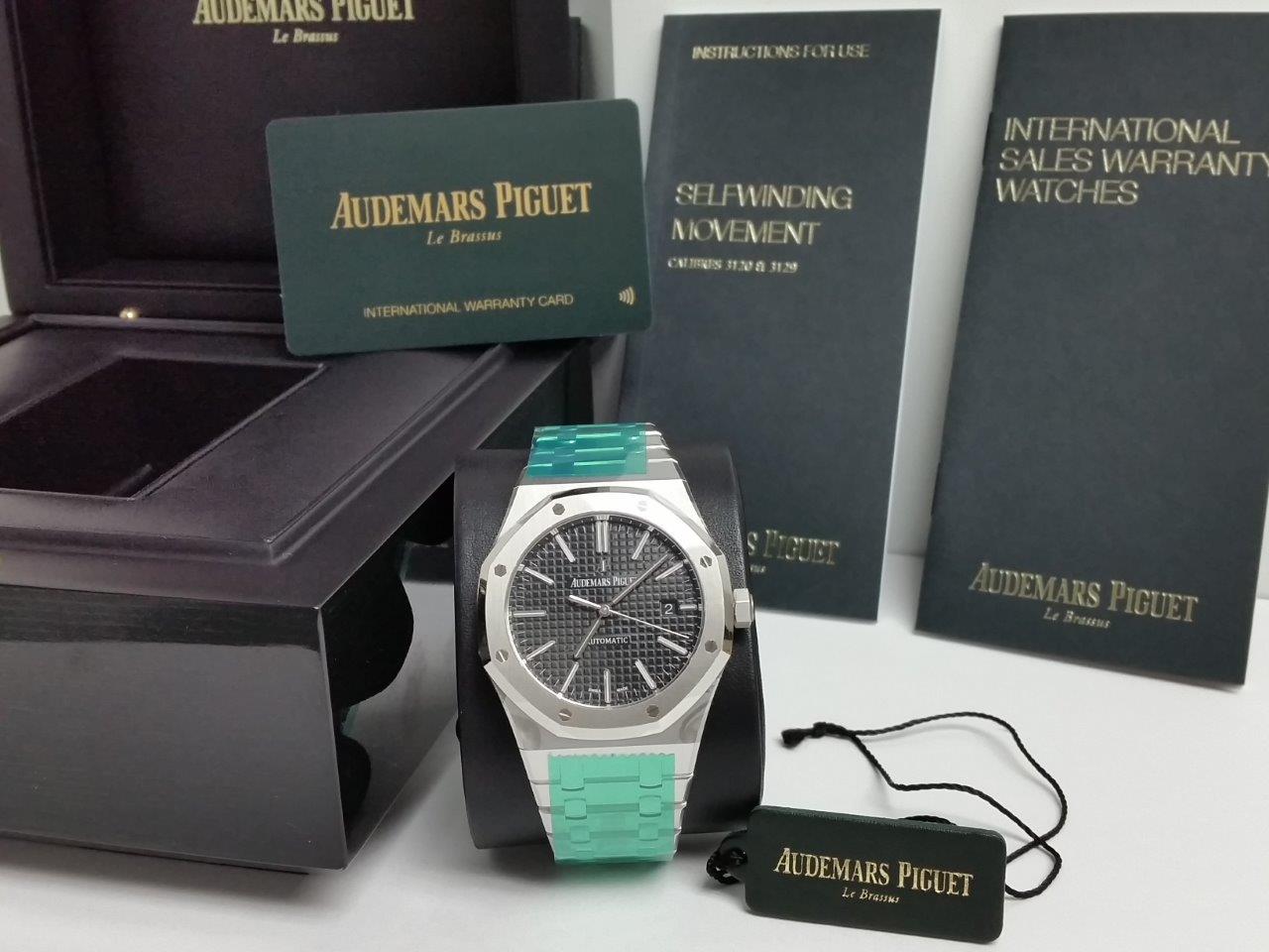 Audemars Piguet Royal Oak 15400ST Selfwinding 41mm Black/Silver