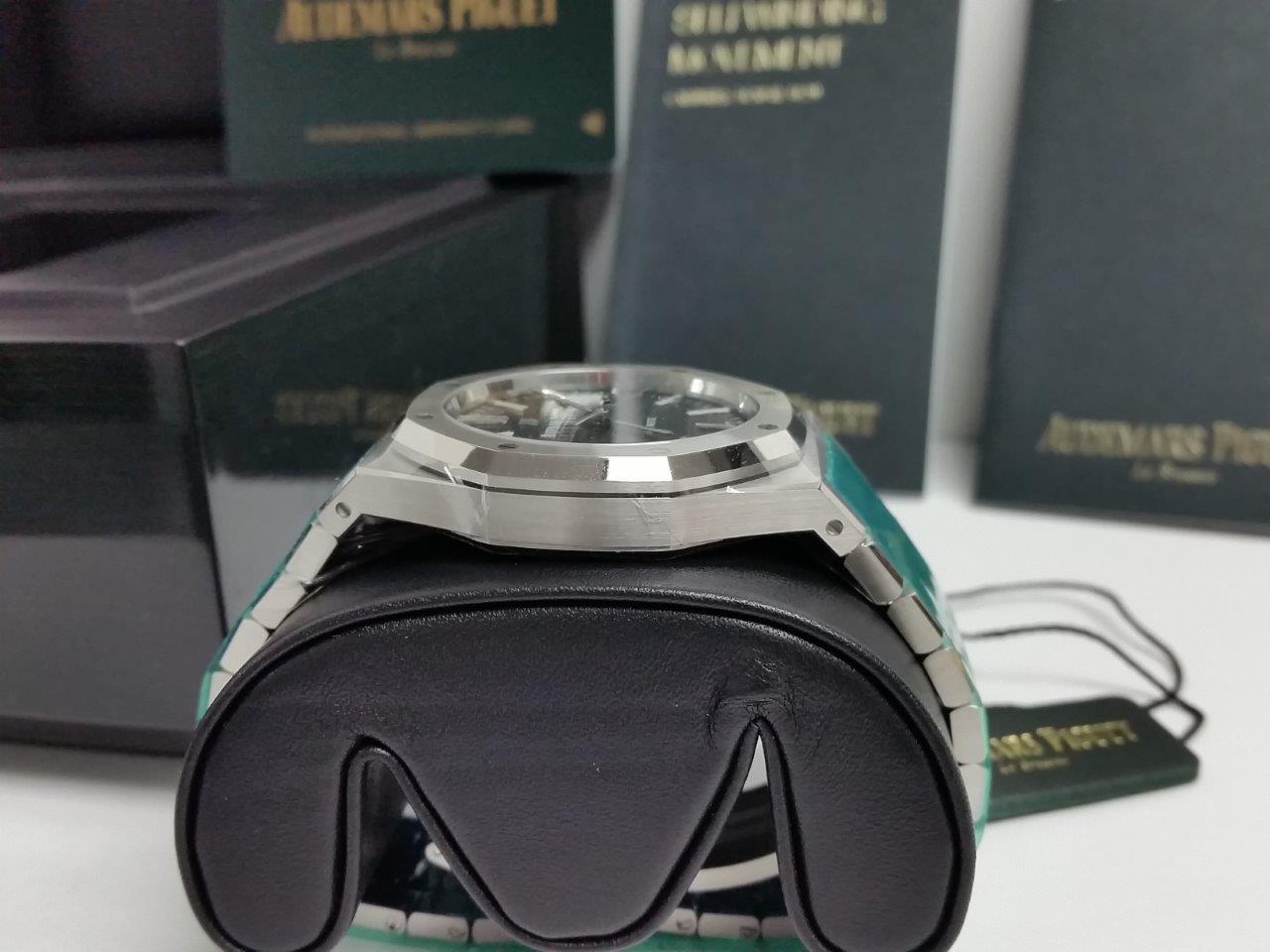 Audemars Piguet Royal Oak 15400ST Selfwinding 41mm Black/Silver