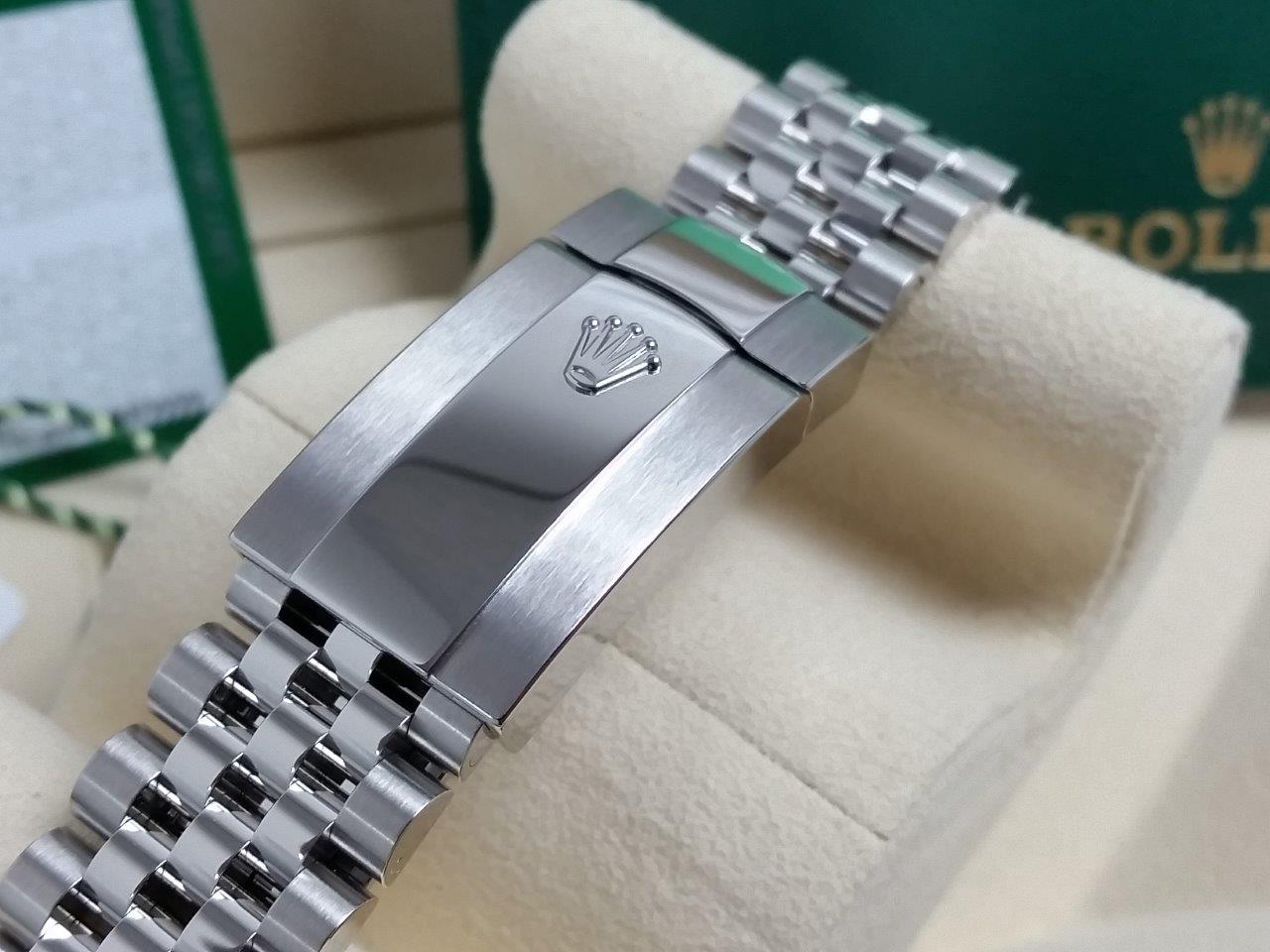Rolex Datejust II 41 Slate Green Roman 126300-0014 Jubilee Band Smooth Bezel NEW 2019