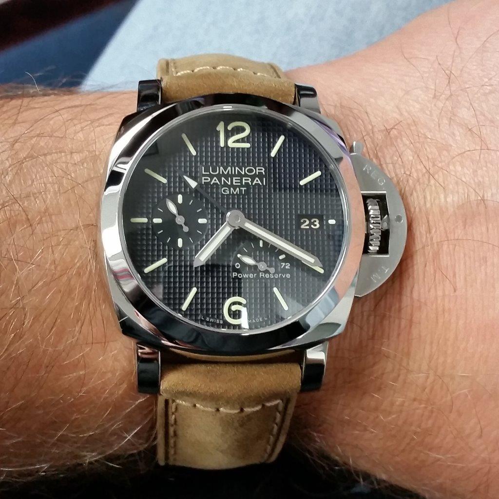 Panerai Luminor PAM 537 GMT 3 Days Power Reserve Automatic HOBNAIL DIAL 1950