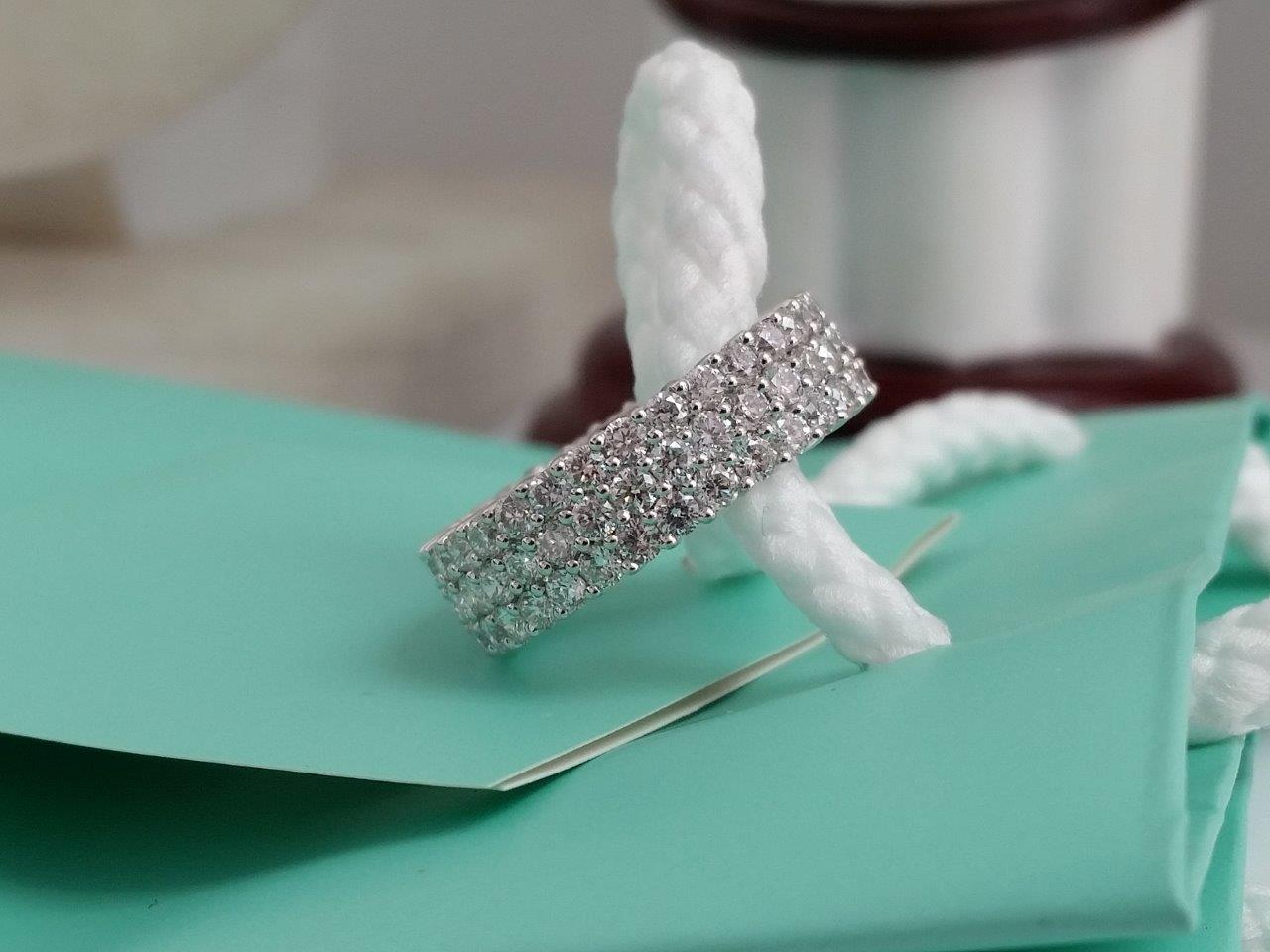 18k White Gold Ring 2.5 Carat Pave Diamond Eternity band Round Brilliant