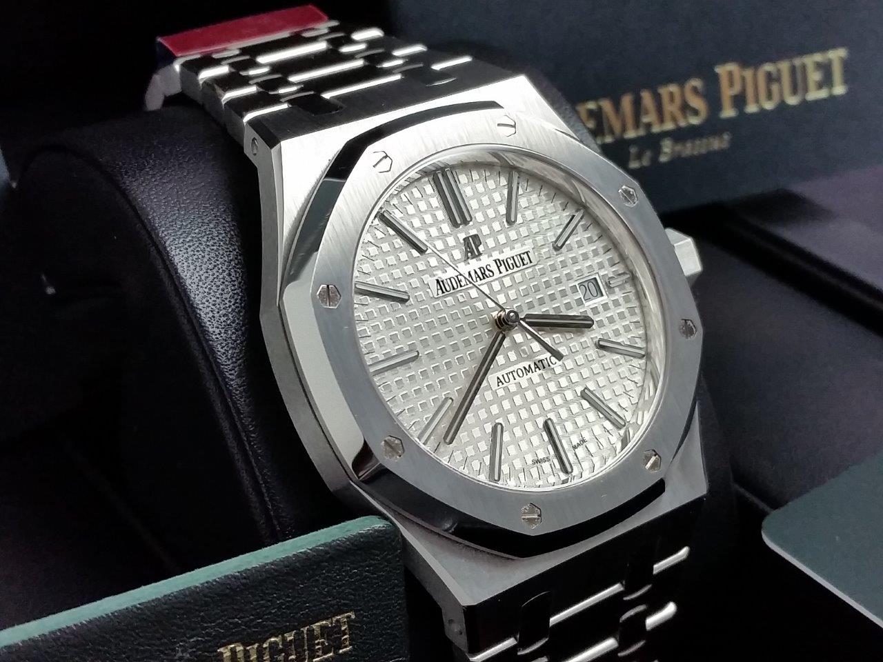 Audemars Piguet Royal Oak 15400ST Selfwinding 41mm Silver Dial New 2018 K-Serial Full Set