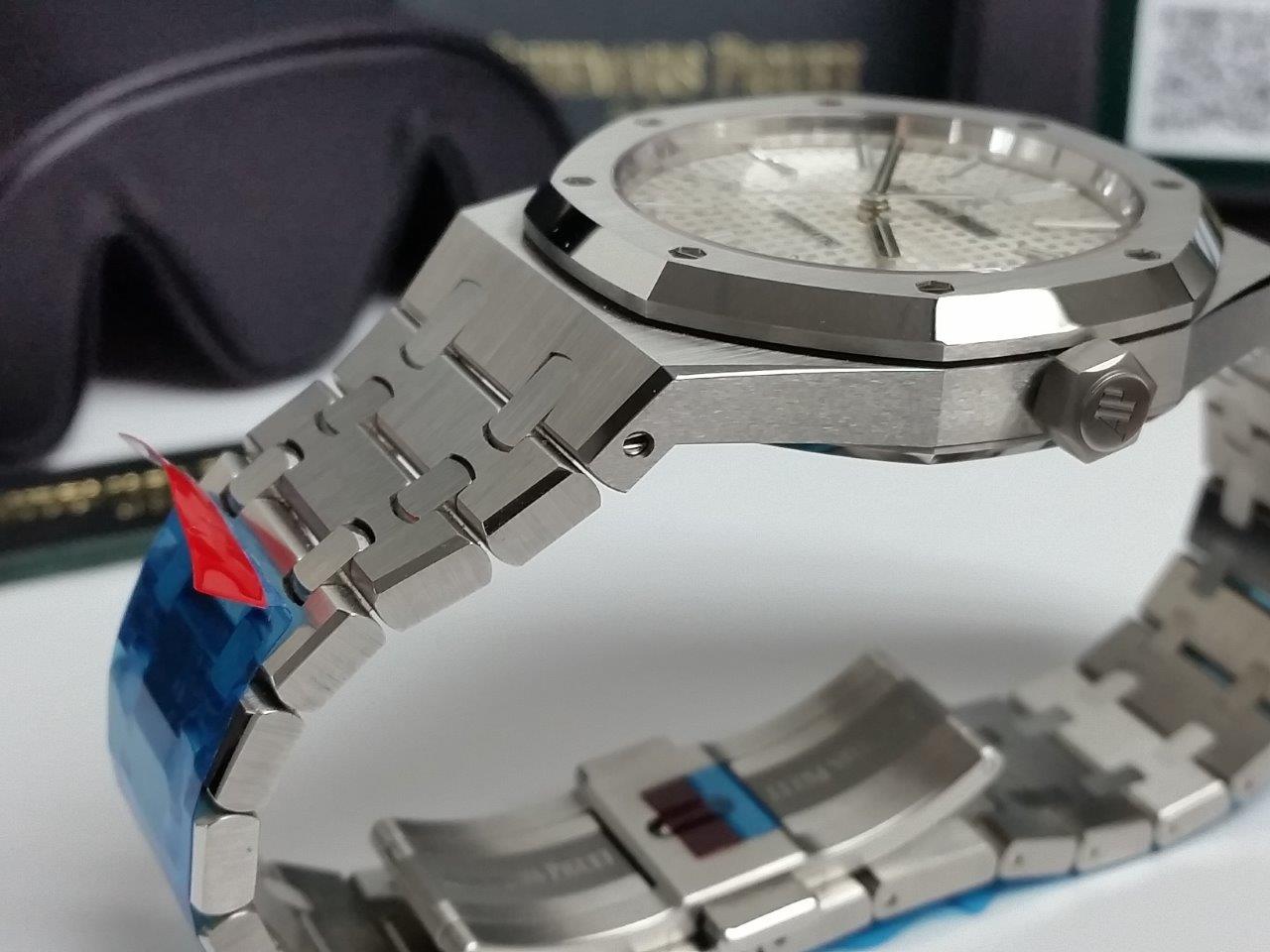 Audemars Piguet Royal Oak 15400ST Selfwinding 41mm Silver Dial New 2018 K-Serial Full Set