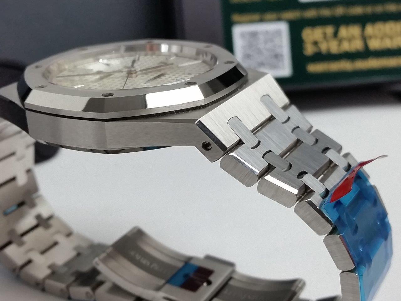 Audemars Piguet Royal Oak 15400ST Selfwinding 41mm Silver Dial New 2018 K-Serial Full Set