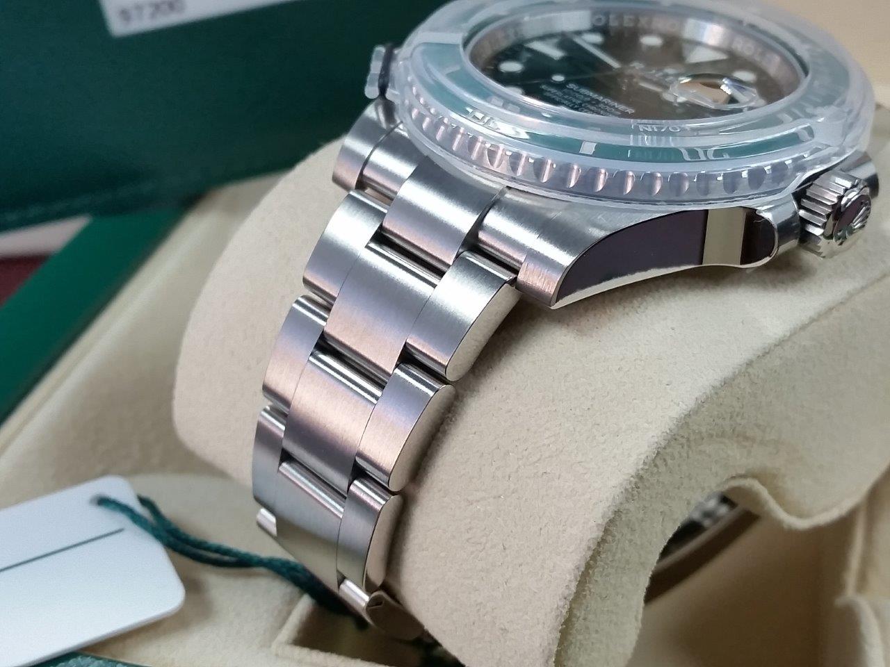 Rolex Submariner Date 116610LV Green Dial/Bezel Ceramic HULK w/Stickers Brand New
