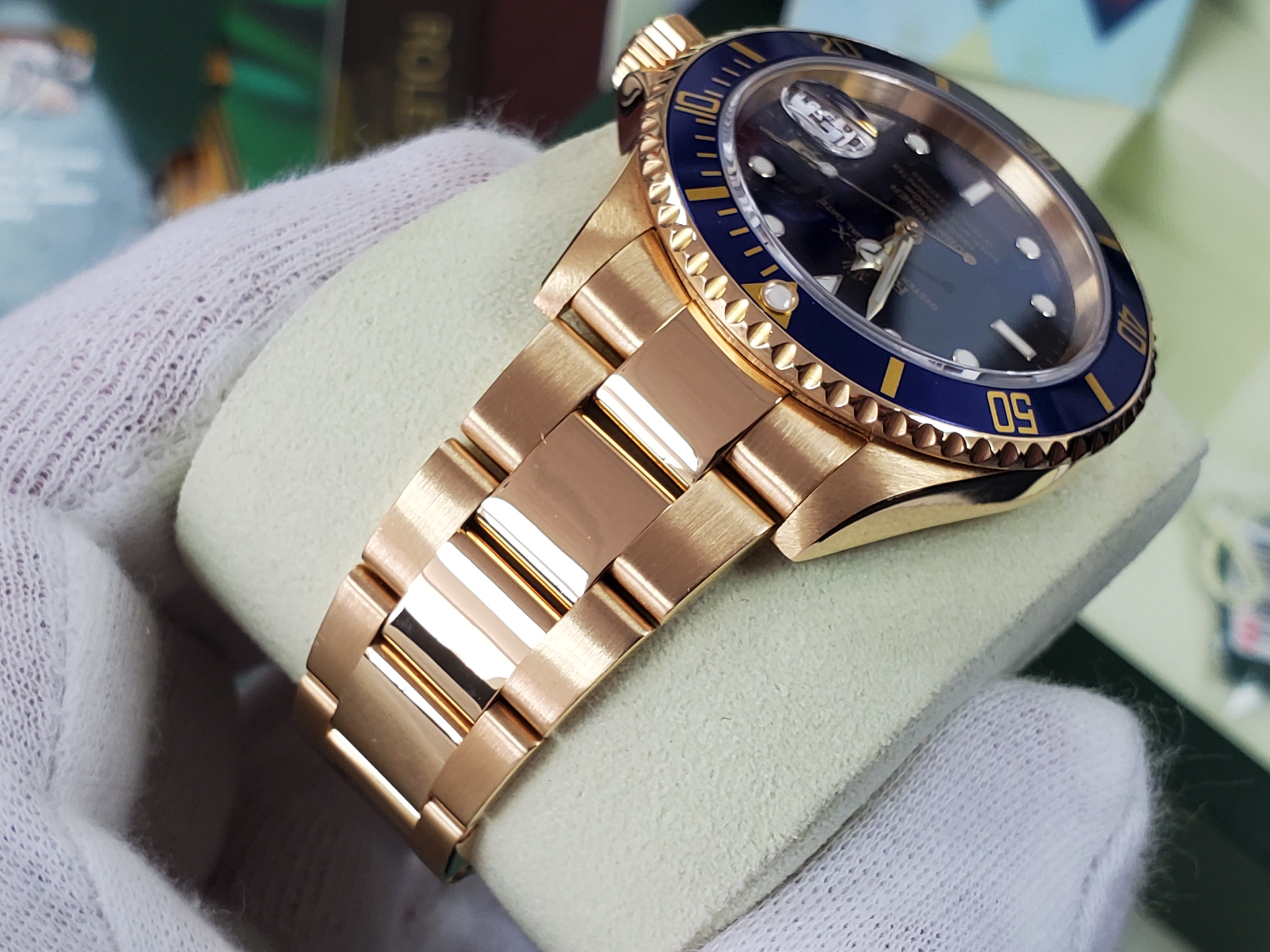 18k Gold Rolex Submariner Date Bluesy 16618 Tropical Blue/Purple