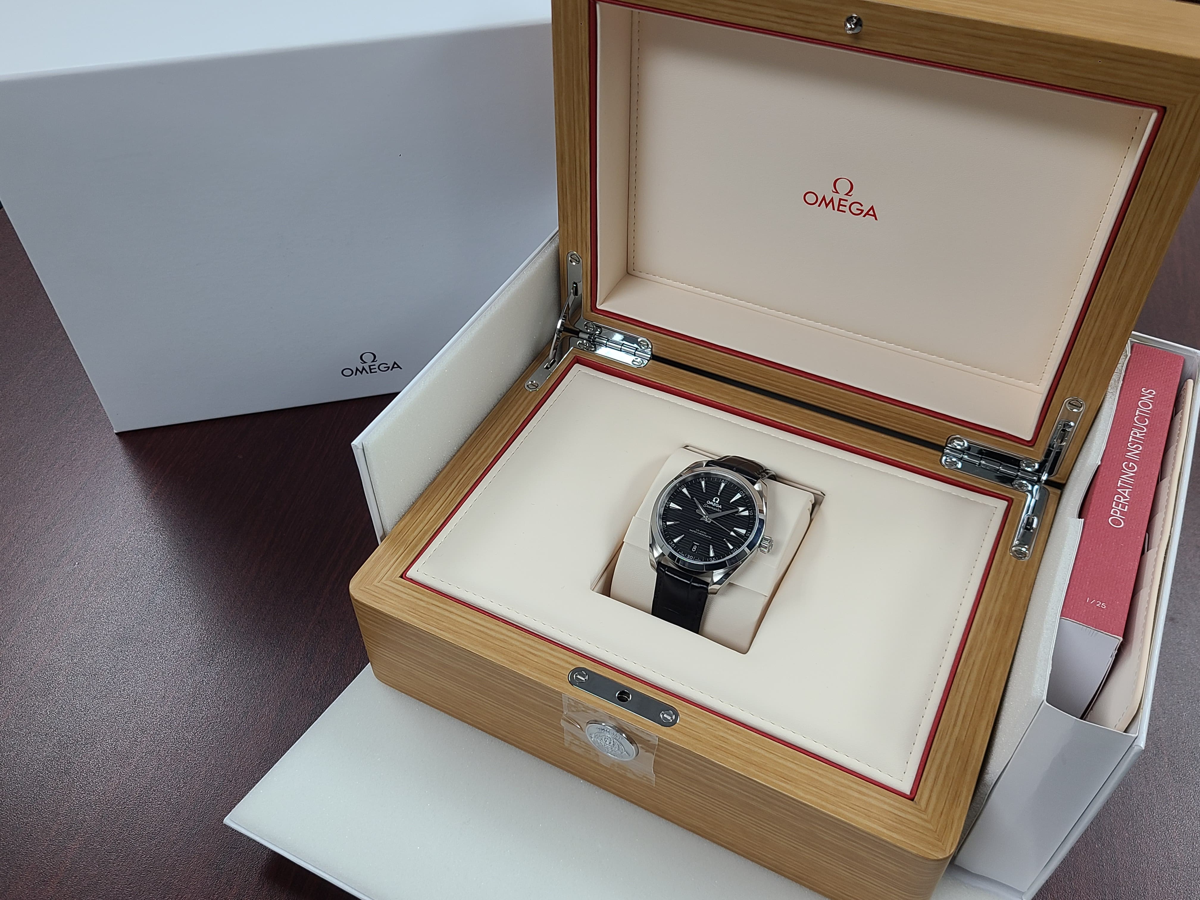 Omega Seamaster Aqua Terra 41 Master Chronometer Tapestri Dial